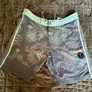 Vissla board shorts 34